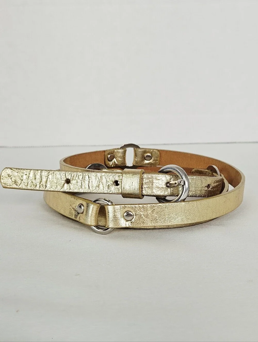 Hyde Collection Metallic Gold Leather Skinny Belt Silver Ring Medium